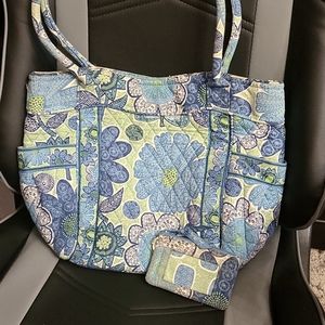 🌻3/15 Vera Bradley purse & matching wallet